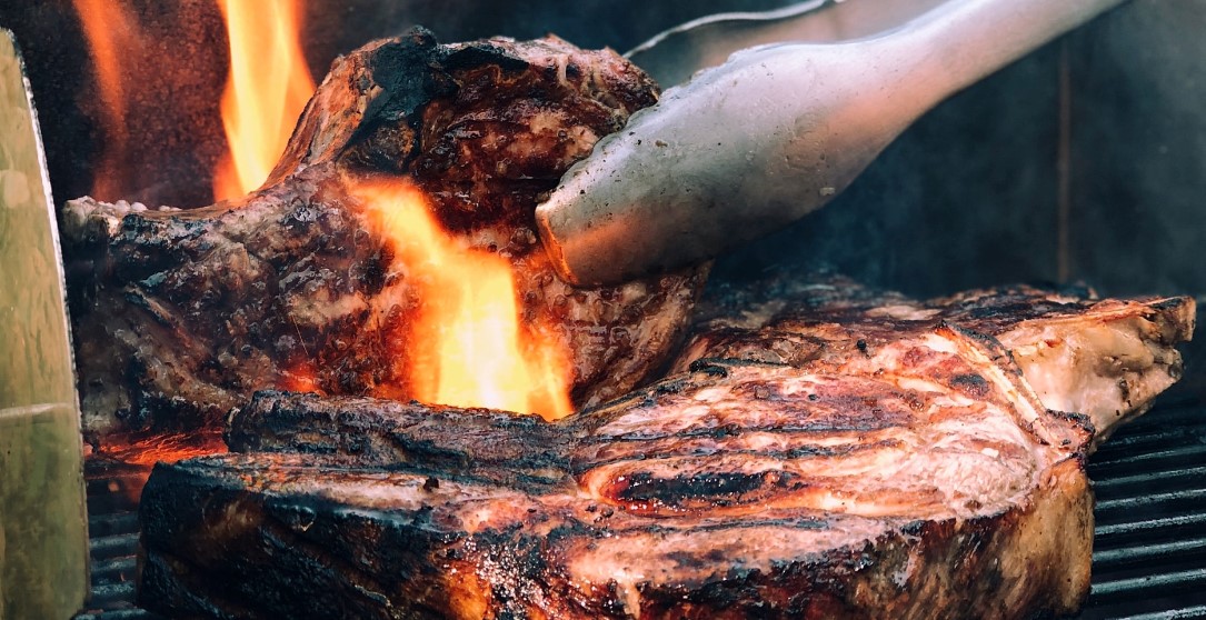 how to clean a charcoal grill