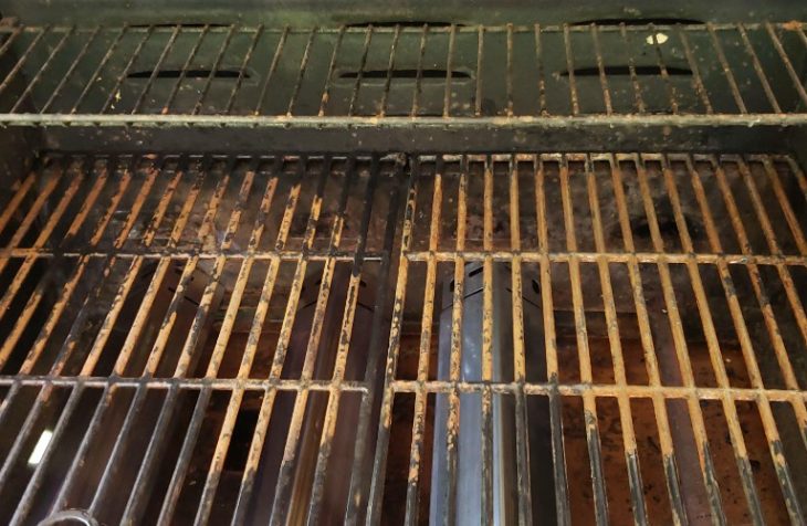 how to clean a rusty iron grill