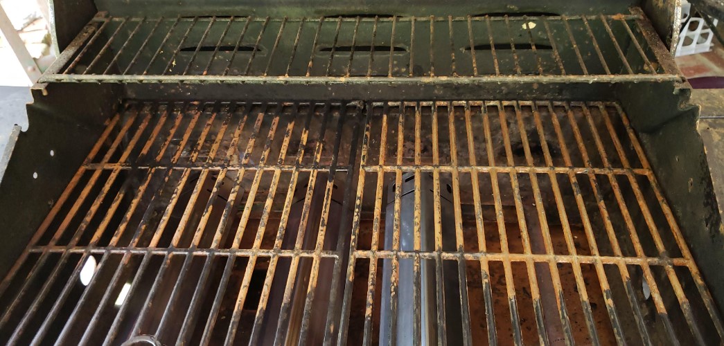how to clean a rusty iron grill