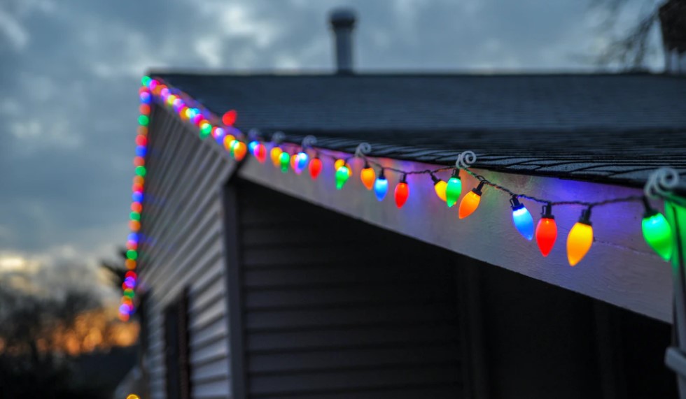 hanging christmas lights